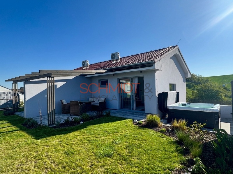 Rodinný dům se dvěma bytovými jednotkami