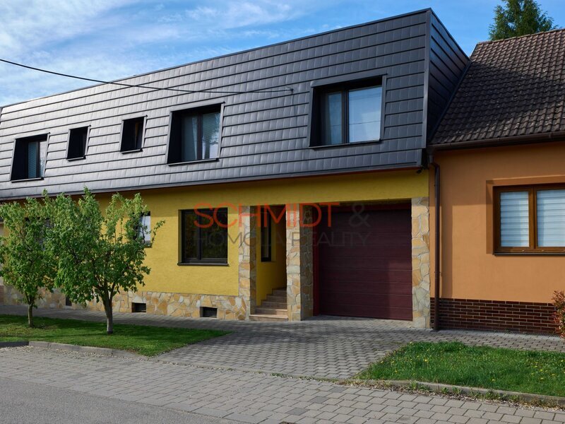 Rodinný dům 6+2 Hustopeče, pozemek 1807 m2