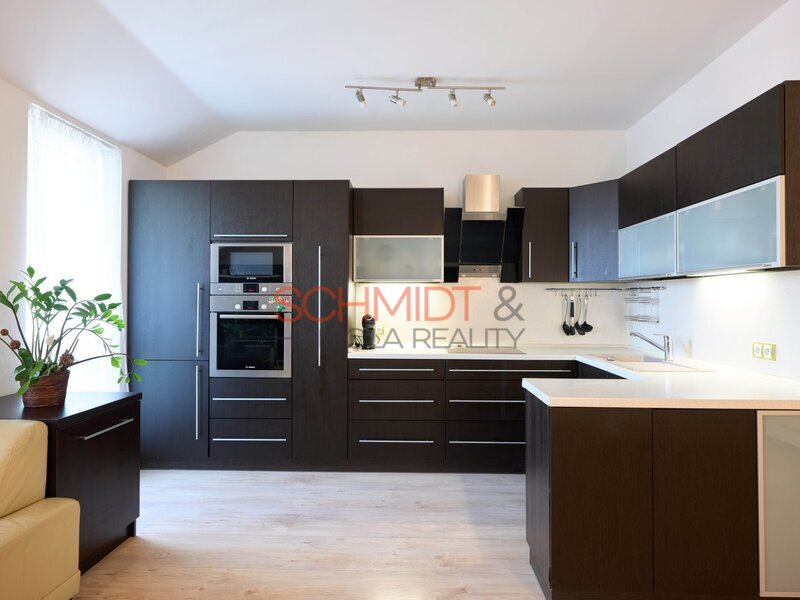 Velký byt 3kk s parkovacím stáním