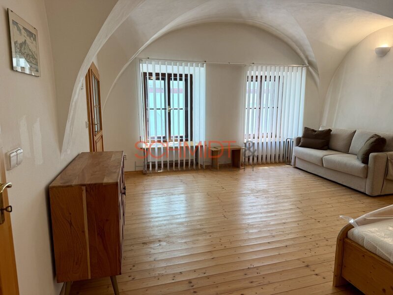 Pronájem historického bytu 2+1 (84 m²) – Znojmo, Železářská